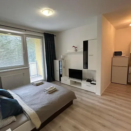 Moderne S Bezplatnym Parkovanim 아파트 마틴